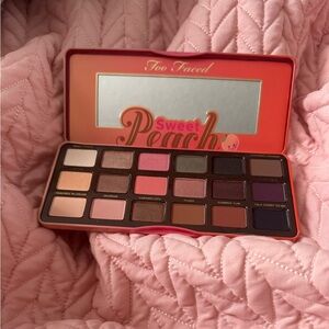 ✨HOST PICK✨Too Faced Sweet Peach Palette